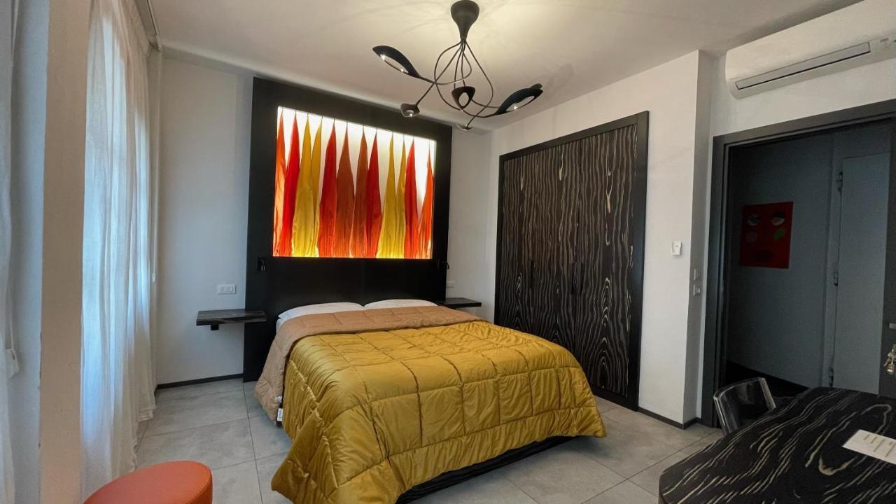 B&B Via Roma 25 อาเรซโซ ภายนอก รูปภาพ