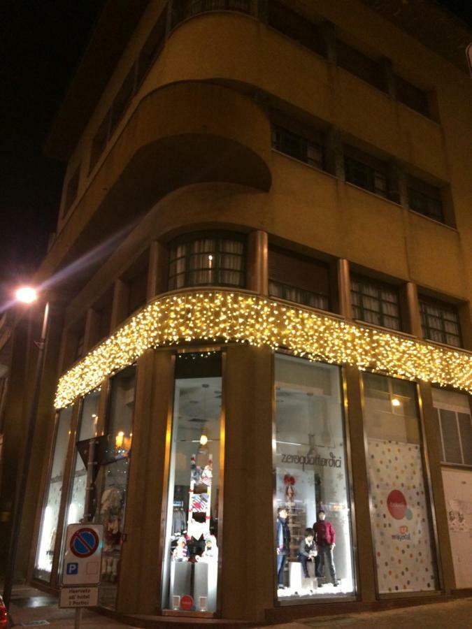 B&B Via Roma 25 อาเรซโซ ภายนอก รูปภาพ