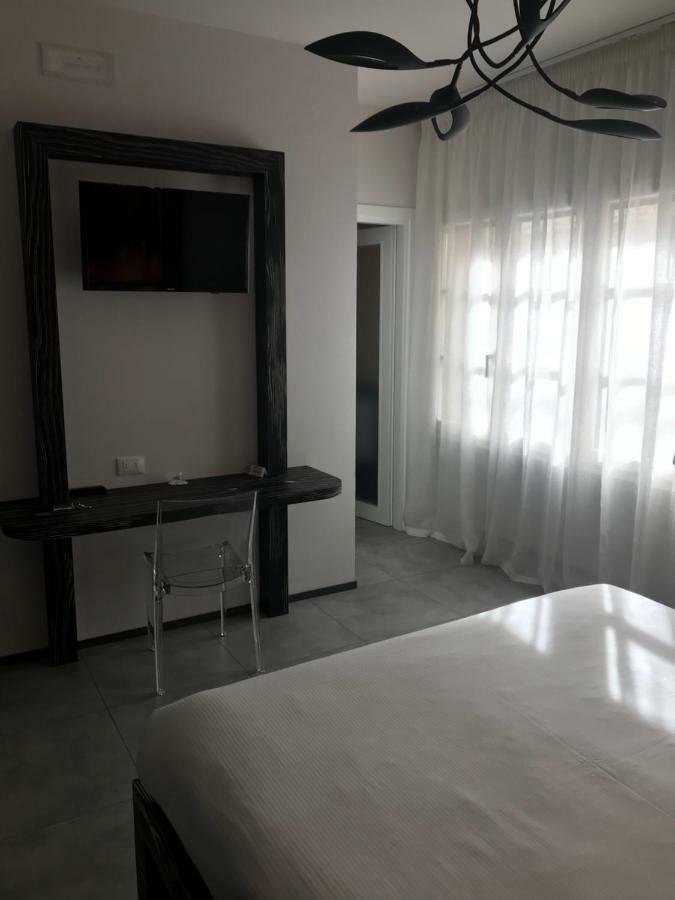 B&B Via Roma 25 อาเรซโซ ภายนอก รูปภาพ